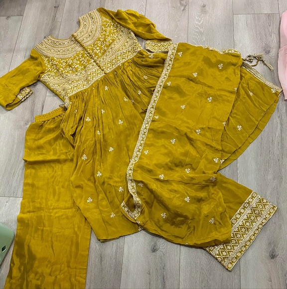 Indian nyracut new dress - Picture 3 of 4